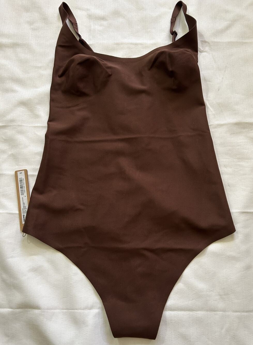 Skims NWT Body Scoop Low Back Thong Bodysuit Cocoa Size Medium